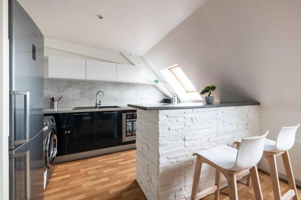 La Belle Echappee Parisienne - Gare - Hyper Centre Apartment เลส์มูโรซ์ ภายนอก รูปภาพ